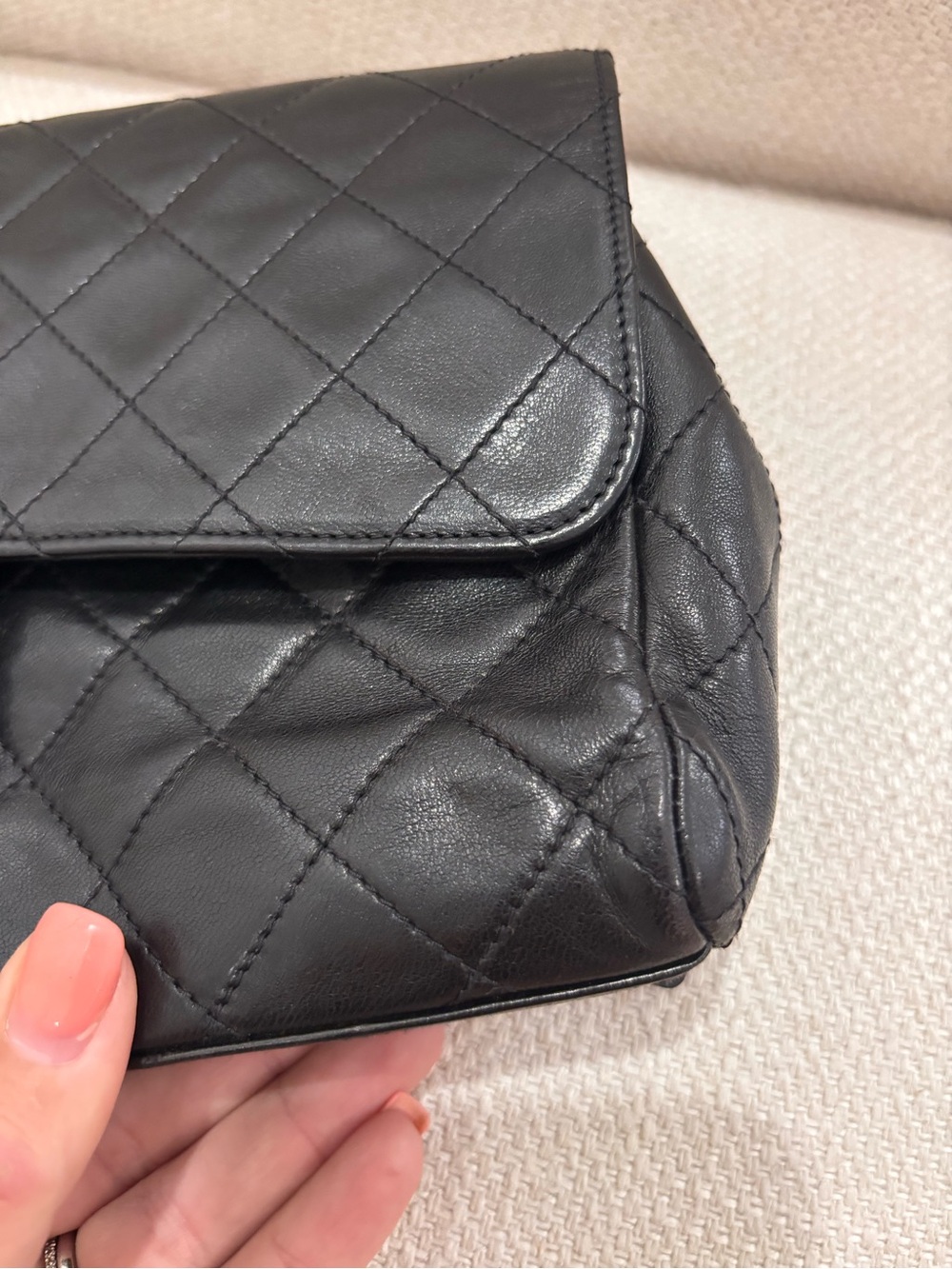 Authentic CHANEL single flap black lambskin 24k gold hardware clutch - Picture 7 of 13